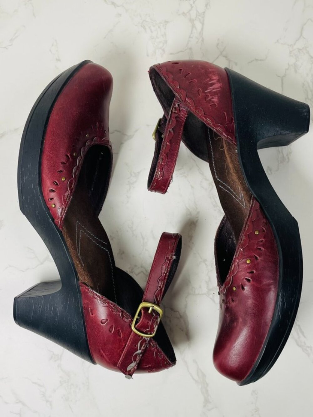 Indigo Clarks Burgundy Red Leather Scallop Edge Mary Jane Ankle Strap Heels | 8 - Picture 9 of 12